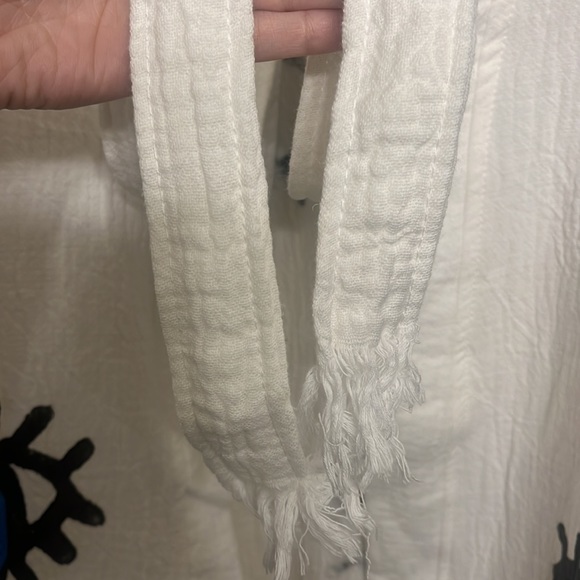 Embroidered Eye Design Robe - Cream and Blue - Picture 8 of 13